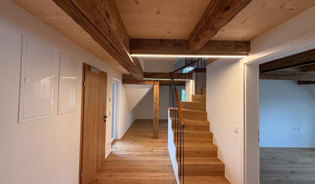 Einzigartige zweistöckige 4-Zimmer-Dachgeschosswohnung zu vermieten!