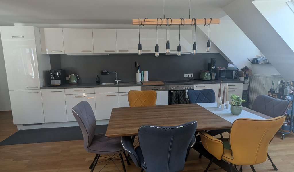 Charmante 2-Zimmer-Dachgeschosswohnung am Rande der Fußgängerzone