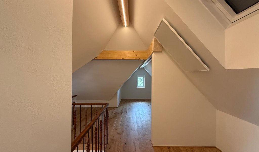 Einzigartige zweistöckige 4-Zimmer-Dachgeschosswohnung zu vermieten!